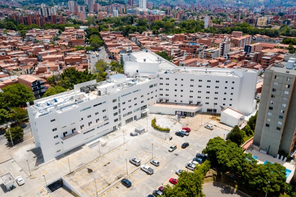 La Clínica de la 80 abre sus puertas para ampliar la capacidad hospitalaria de la ciudad