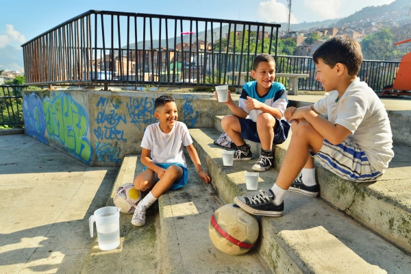 Agua potable: un sueño hecho realidad para otros 40.200 hogares de Medellín