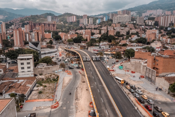 Con el inicio de la prueba de carga, se cumple otro hito en la construcción del intercambio vial de Colombia con la 80