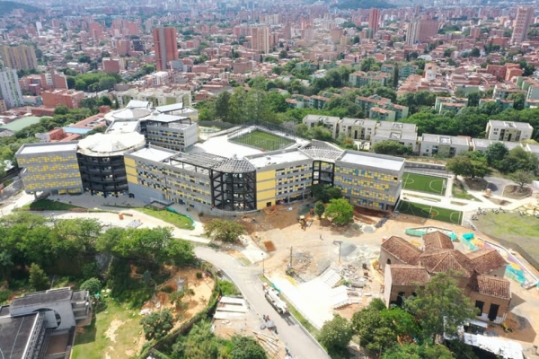 Alcaldía de Medellín reanudó obras en la Ciudadela Universitaria Occidente y en el intercambio vial de Colombia con la 80