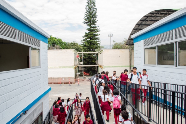 En la institución educativa Marco Fidel Suárez ya están disfrutando de aulas renovadas