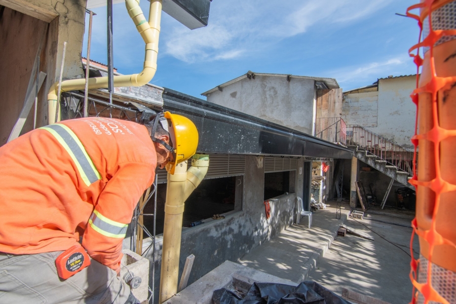 Obras de renovaci&oacute;n integral de la secci&oacute;n escuela Conrado Gonz&aacute;lez superaron el 50 %