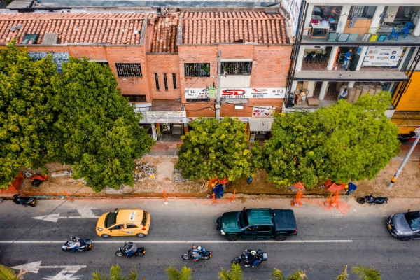 La renovación de andenes del Centro de Medellín se hace con medidas preventivas frente al coronavirus