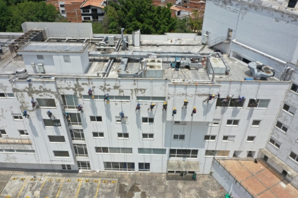 110 personas avanzan en la adecuación del hospital de la 80 para atender pacientes con coronavirus